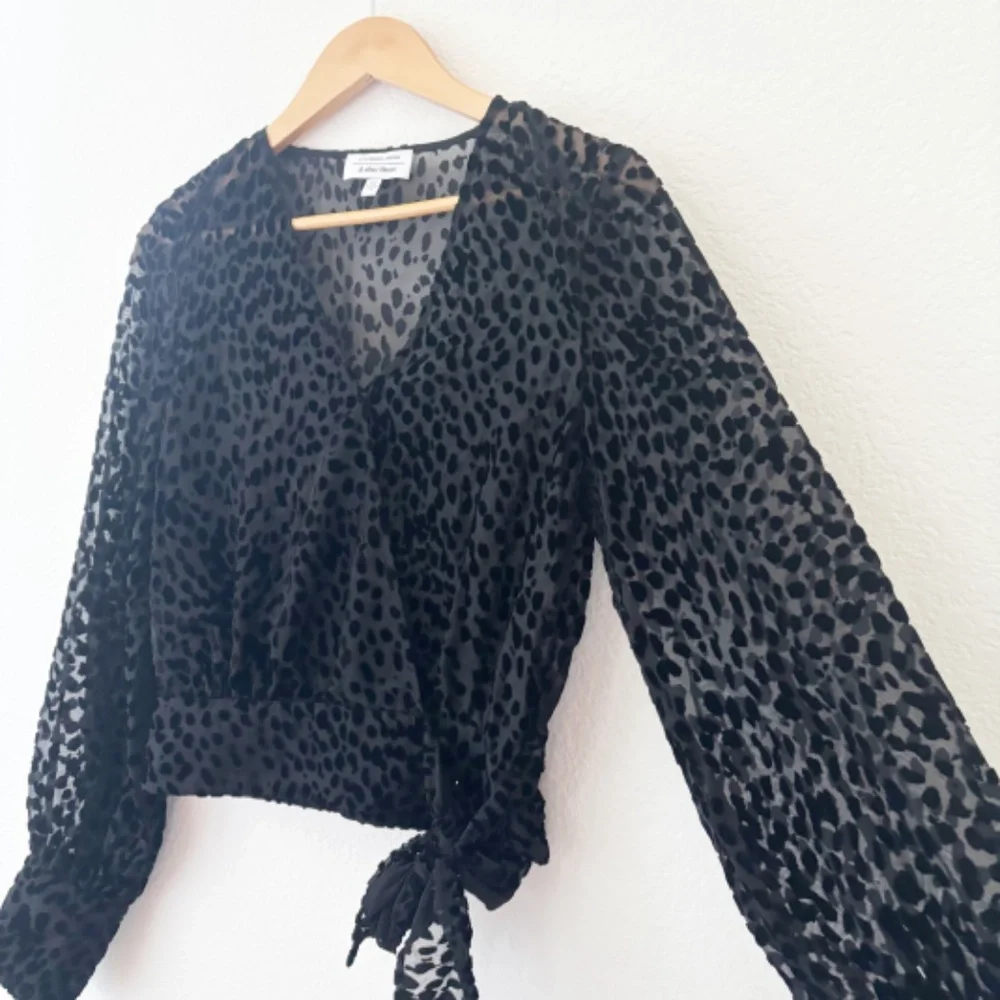 & Other Stories Leopard Jacquard Wrap Blouse black Size 0‎